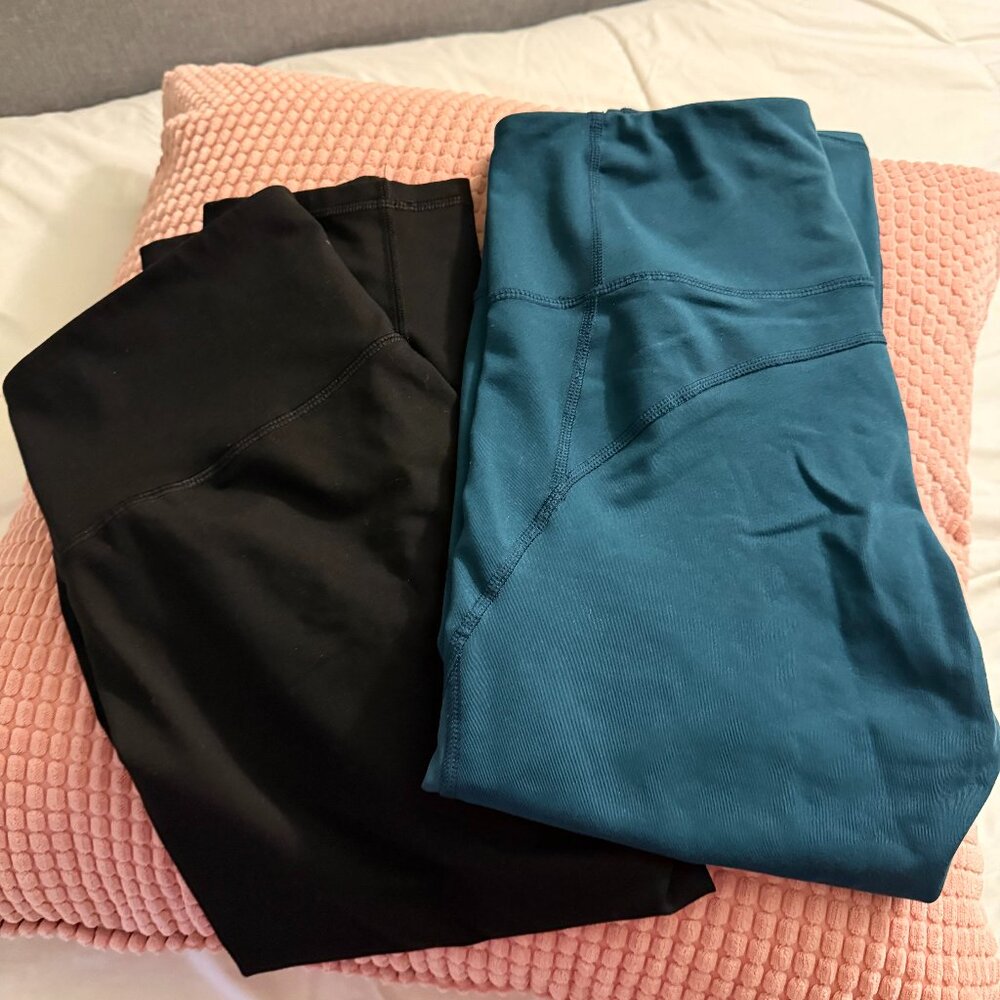 Lot of 4 Old Navy Compression Capris- Activewear